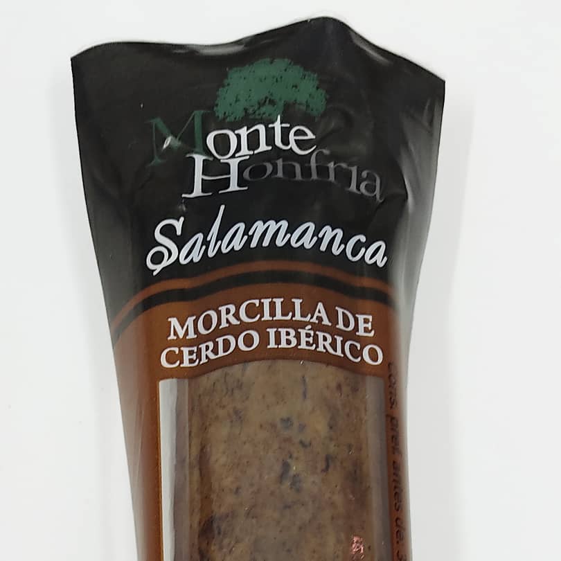 Detalle del envasado de la morcilla de cerdo ibérico marca Monte Honfria